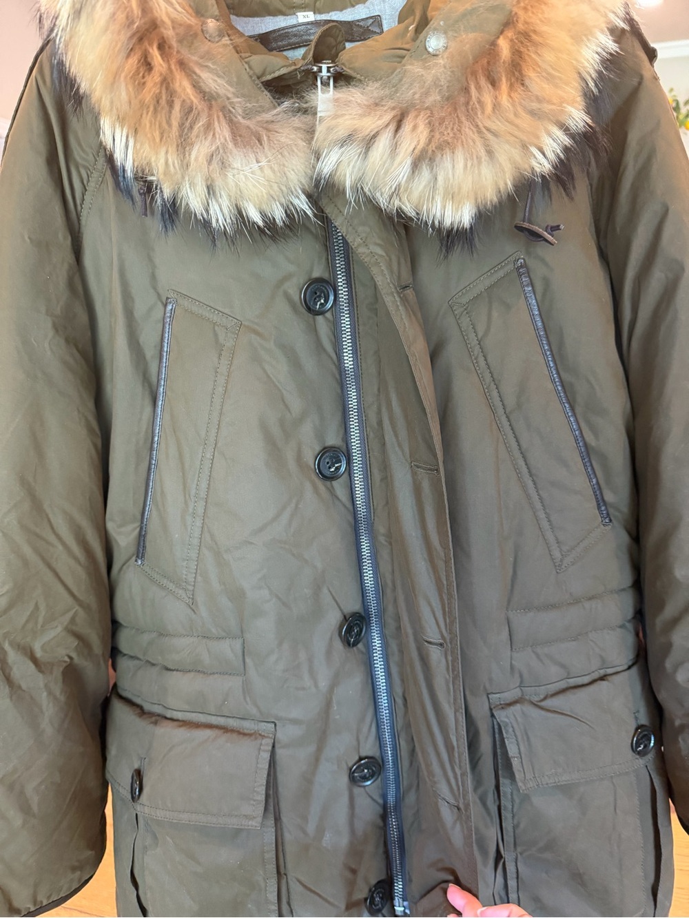 Burberry Olive Green Parka with Brown Fur-Trim Hood/Brand new condition! - Picture 5 of 10